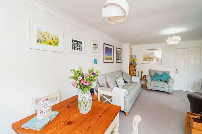 3 Bedroom End Of Terrace House For Sale In Folland Close, North Baddesley, Southampton, Hampshire, SO52