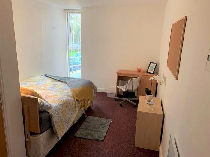 Studio To Rent In Woolton Road, Childwall, Liverpool, L16