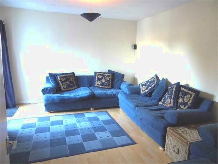 2 Bedroom Flat To Rent In Rayners Lane, Pinner, HA5