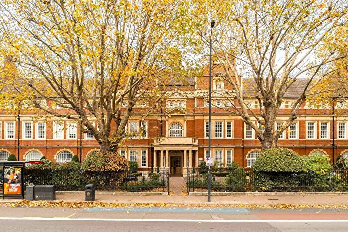 2 Bedroom Flat For Sale In Lurline Gardens, London, SW11