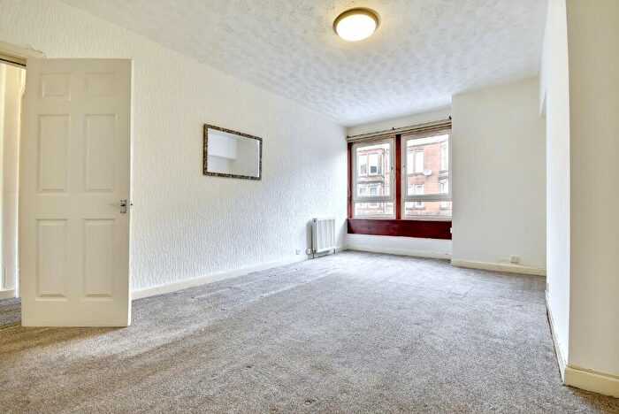 1 Bedroom Flat To Rent In Cardwell Road, Gourock, Gourock, PA19