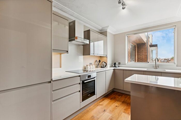 2 Bedroom Flat For Sale In Greville House, Kinnerton Street, SW1X