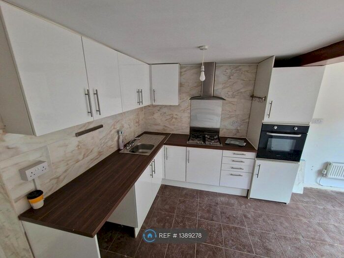 4 Bedroom Terraced House To Rent In Halton Brook Avenue, Halton Brook, Runcorn, WA7