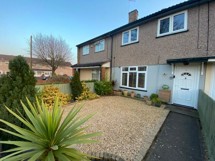 3 Bedroom Property To Rent In Abbey View Road, Swindon, SN25