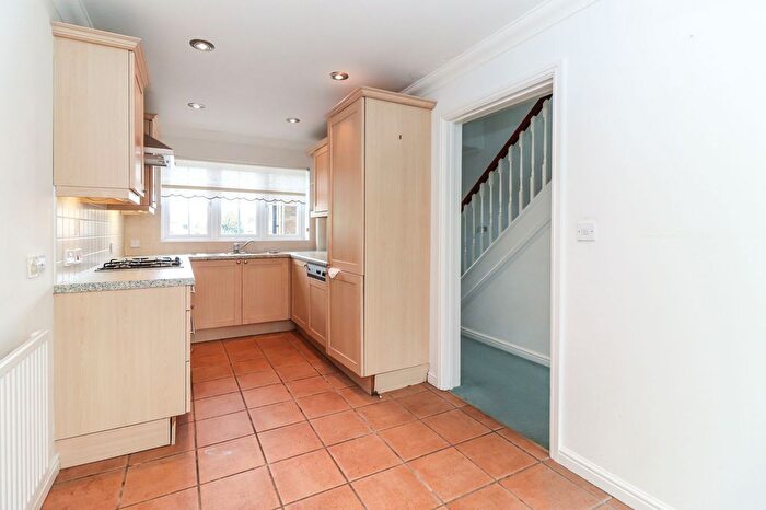 4 Bedroom Detached House For Sale In The Pippins, Watford, WD25