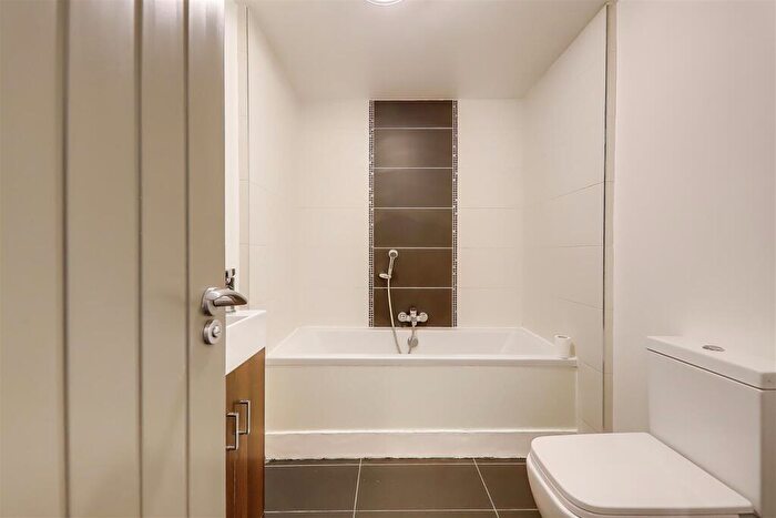 2 Bedroom Apartment To Rent In Heene Terrace, Worthing, BN11