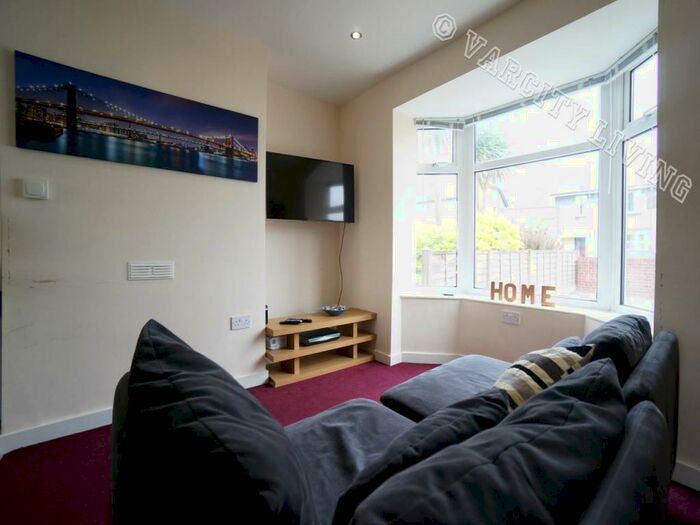 6 Bedroom House To Rent In Maes Y Dref, Bangor, Gwynedd, LL57