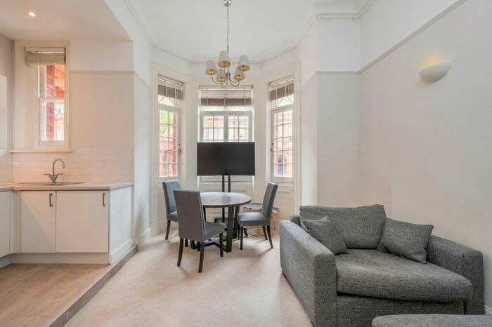 1 Bedroom Flat To Rent In Sloane Gardens, London, SW1W