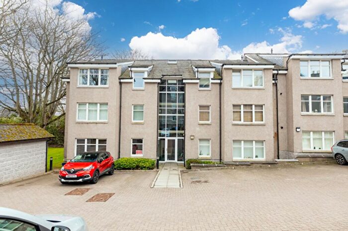 3 Bedroom Flat To Rent In Polmuir Road, Ferryhill, Aberdeen, AB11