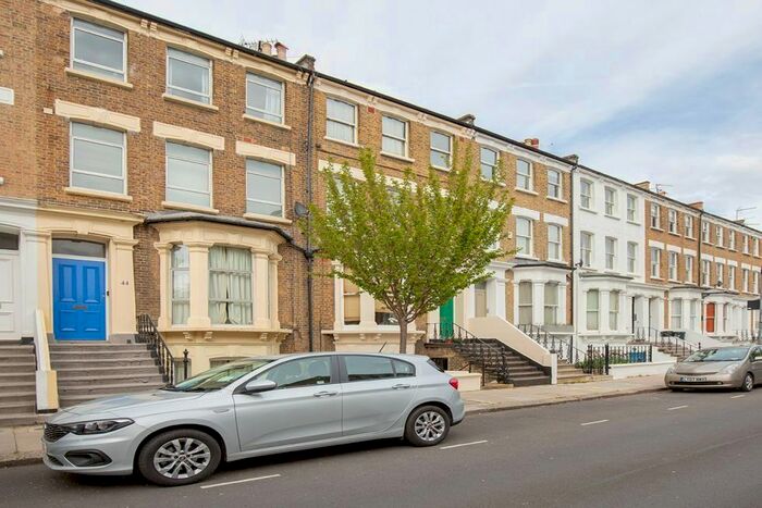 4 Bedroom Flat To Rent In Bamborough Gardens, London, W12