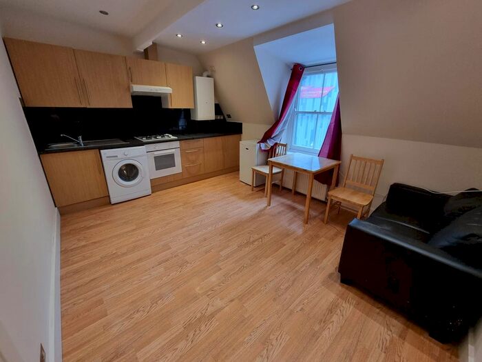 1 Bedroom Flat To Rent In Woolwich New Road, Woolwich, Greenwich, London, SE18