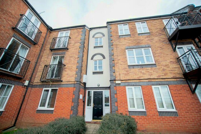 2 Bedroom Flat To Rent In Lancelot Court, Hull, East Riding Of Yorkshire, HU9