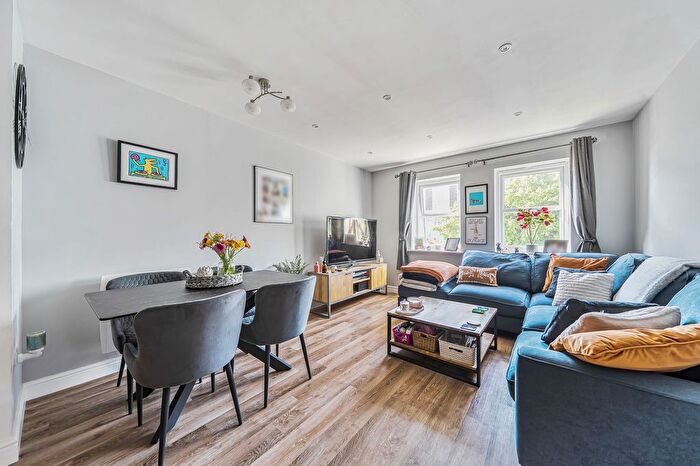 2 Bedroom Flat For Sale In Exchange Mews, Culverden Park Road, Tunbridge Wells, TN4
