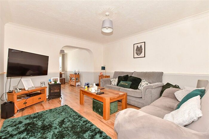 5 Bedroom Semi-detached House For Sale In Adie Road, Greatstone, Kent, TN28