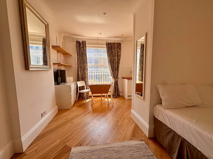 Studio To Rent In Craven Hill Gardens, London, W2