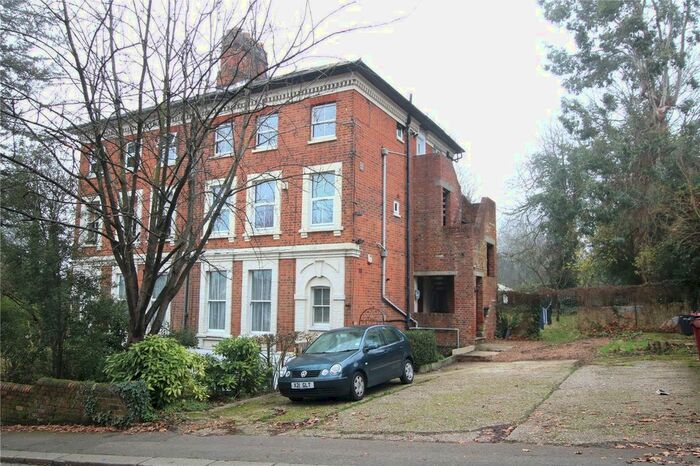 1 Bedroom Flat To Rent In Western Elms Avenue, Reading, Berkshire, RG30