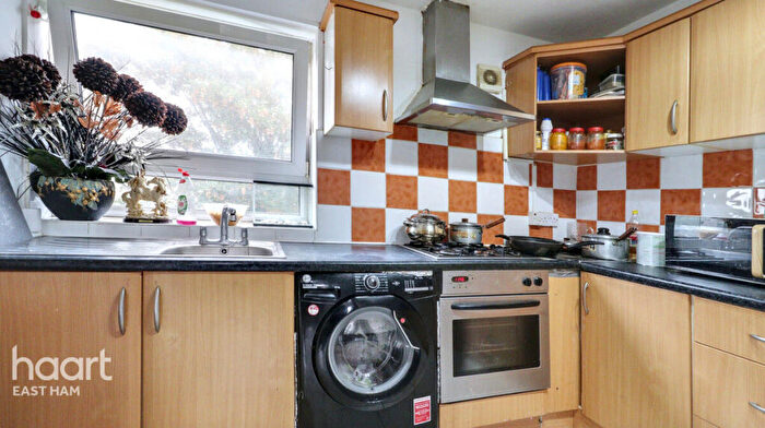 1 Bedroom Flat For Sale In Parr Road, London, E6