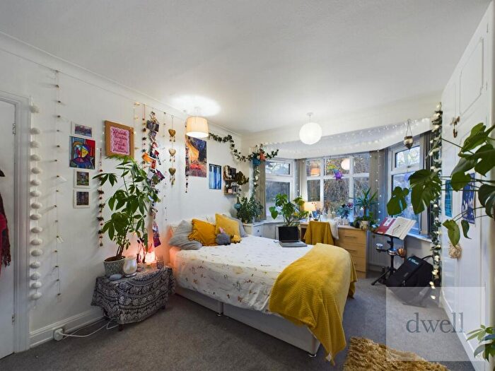 5 Bedroom Semi-Detached House To Rent In St Chads View, Headingley, Leeds, LS6