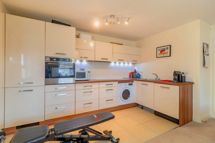 2 Bedroom Flat To Rent In Colebrook House, Ashville Way, Wokingham, RG41