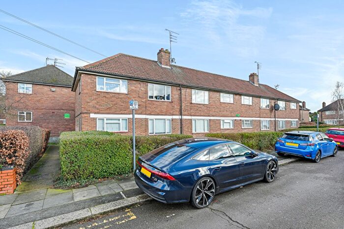 1 Bedroom Flat To Rent In Marnham Avenue, London, NW2