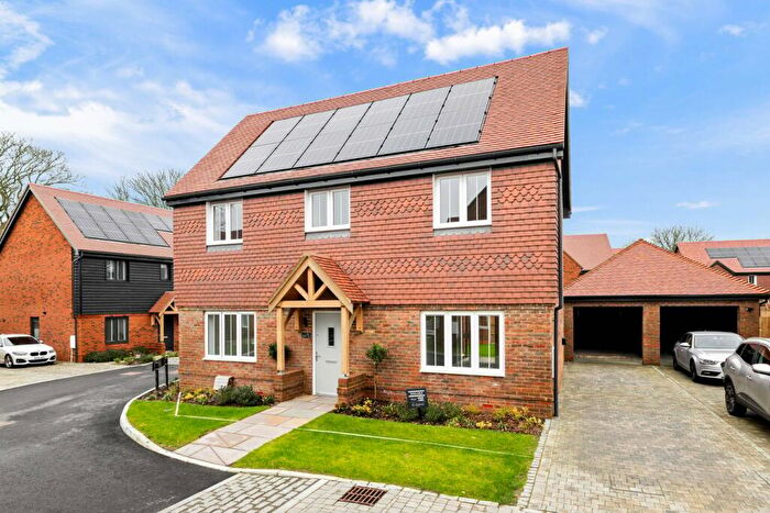 4 Bedroom Detached House For Sale In Coningsby Road, Hawkinge, CT18