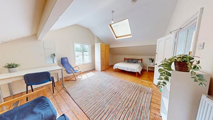 3 Bedroom Flat To Rent In The Forest Mount Hooton Road, Nottingham, NG7