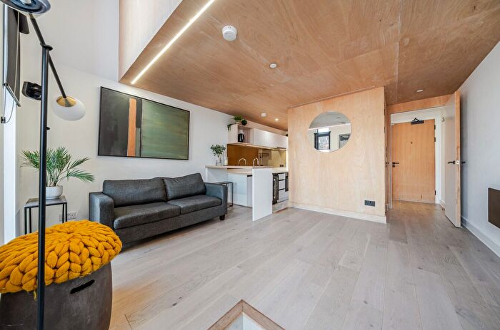 2 Bedroom Flat For Sale In Spinners Way, Manchester, Greater Manchester, M15