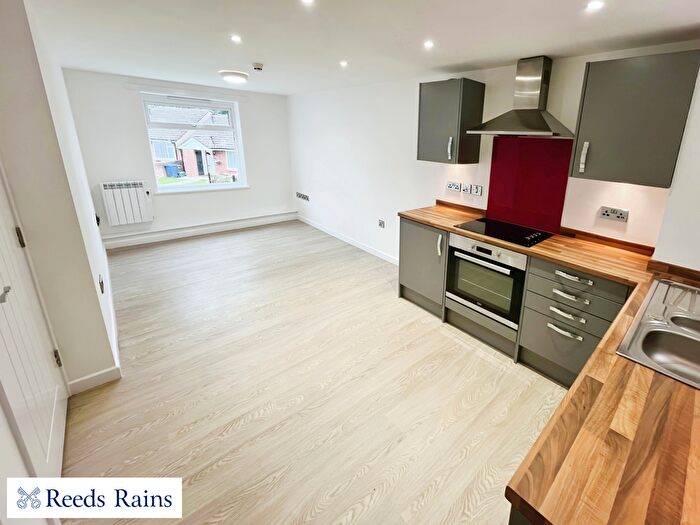 1 Bedroom Flat To Rent In Gloucester Grange, Newcastle, Staffordshire, ST5