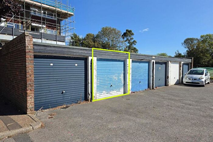 Garage / Parking To Rent In Hastings Close, Bognor Regis, PO21