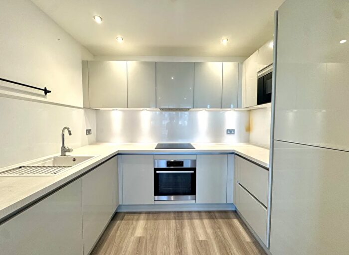 1 Bedroom Flat To Rent In Healum Avenue, UB2