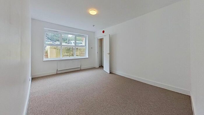 1 Bedroom Flat To Rent In Basement Flat, Station Road, Margate, CT9