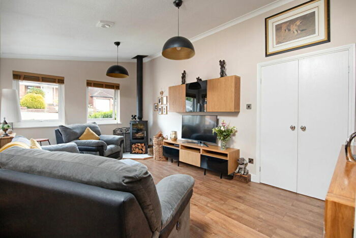 2 Bedroom Detached Bungalow For Sale In Elizabeth Drive, Devizes, SN10