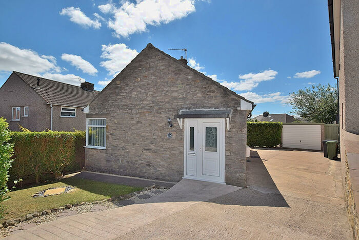 3 Bedroom Detached Bungalow To Rent In Willow Crescent, Richmond, DL10