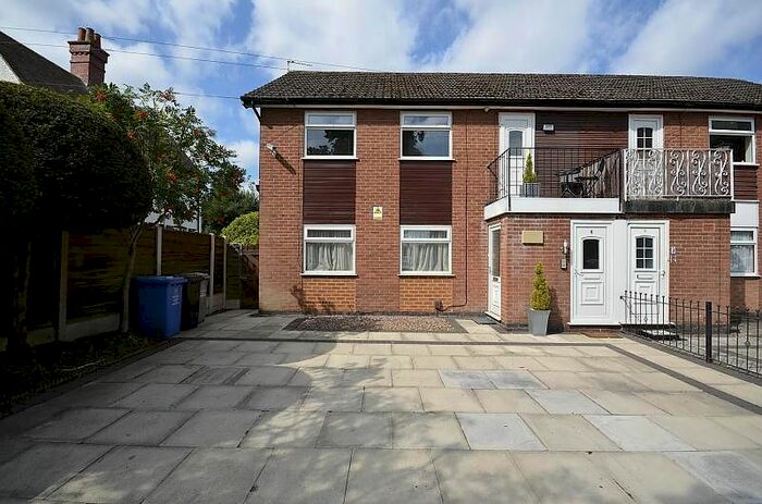 2 Bedroom Flat To Rent In Mayfield Court, Mayfield Road, Timperley, WA15