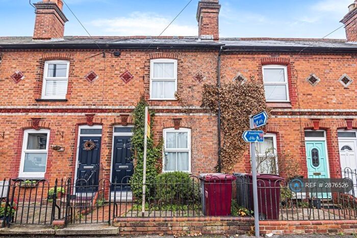 3 Bedroom Terraced House To Rent In Elgar Road, Reading, RG2