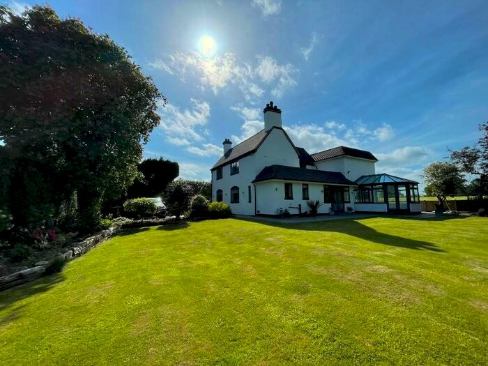 3 Bedroom Detached House To Rent In Tanners Green Lane, Birmingham, B47