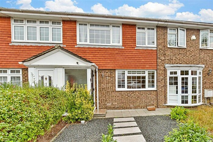 3 Bedroom Terraced House For Sale In Tilbury Road, Rainham, Kent, ME8