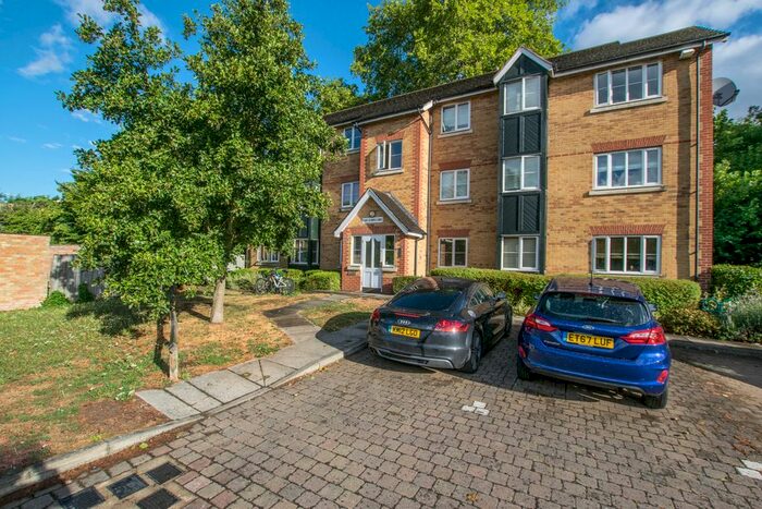 2 Bedroom Flat To Rent In Riversmeet, Hertford SG14