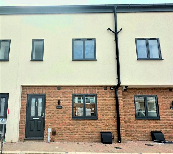 3 Bedroom Property To Rent In Denmark Place, Tring, HP23