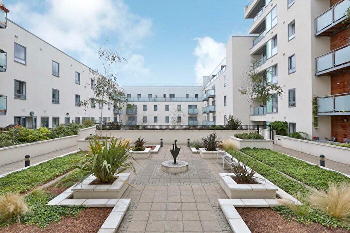 2 Bedroom Flat To Rent In Cardigan Road, London, E3