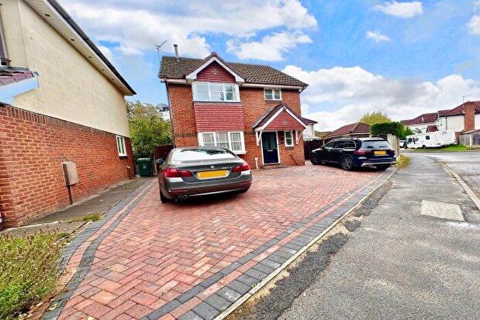 3 Bedroom Detached House To Rent In Pennymoor Drive, Altrincham, WA14