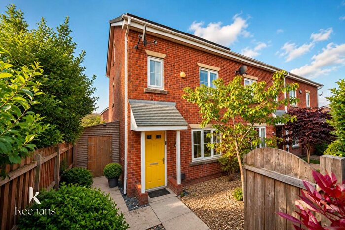 3 Bedroom End Of Terrace House For Sale In Tottington Road, Bury, BL8