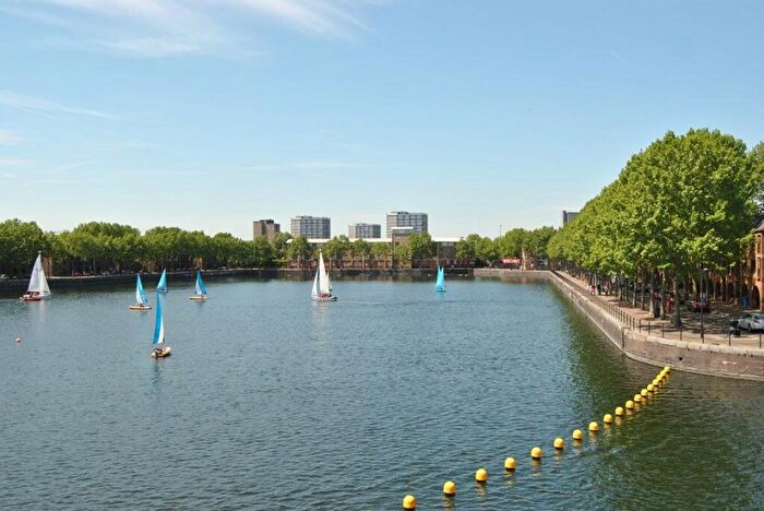 2 Bedroom Flat To Rent In Tavistock Tower, SE16