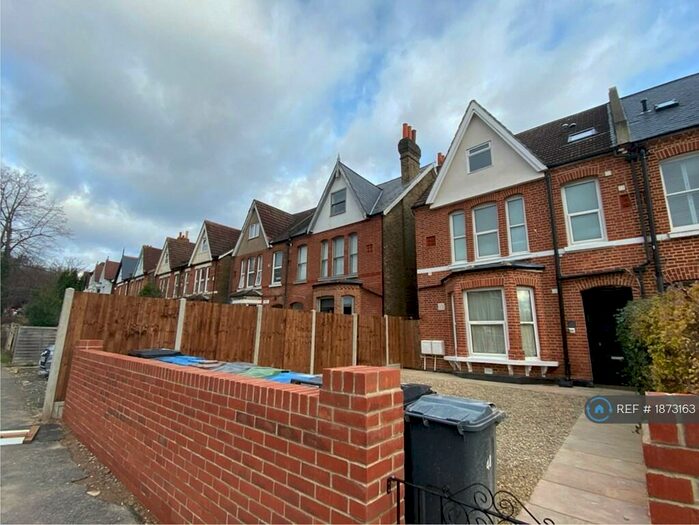 Studio To Rent In Auckland Road, London, SE19