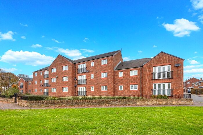 2 Bedroom Flat To Rent In Dovecliffe View, Worsbrough, Barnsley, S70