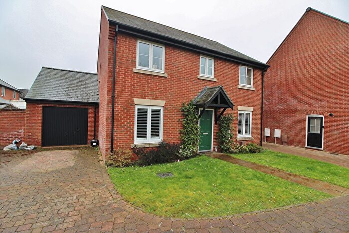 4 Bedroom Detached House For Sale In St. Georges Road, Denmead, PO7