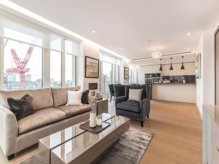 3 Bedroom Apartment To Rent In Admiralty House, Vaughan Way, E1W