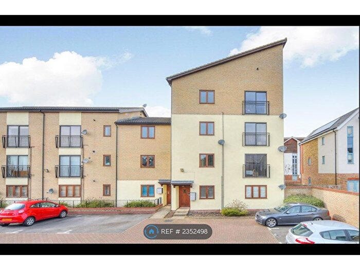 2 Bedroom Flat To Rent In Goodrington Place, Broughton, Milton Keynes, MK10
