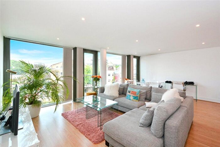 2 Bedroom Flat To Rent In Crystal Wharf, Graham Street, N1