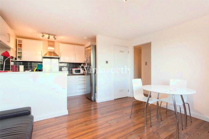 1 Bedroom Apartment To Rent In Britten Close, London, NW11